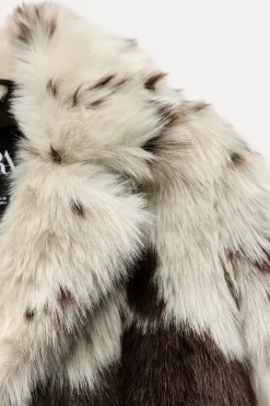 ABRIGO EFECTO PELO ESTAMPADO ANIMAL ZW COLLECTION