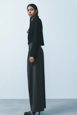 BLAZER ENTALLADA CORTA