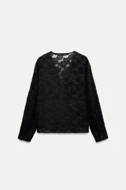 BLUSA TEXTURA BOTÓN DORADO