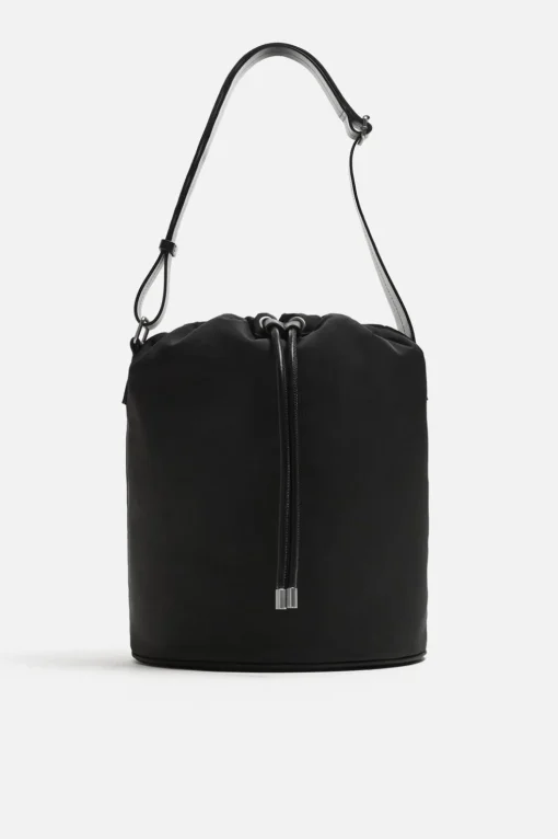 BOLSO BUCKET X NANUSHKA