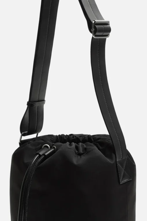 BOLSO BUCKET X NANUSHKA