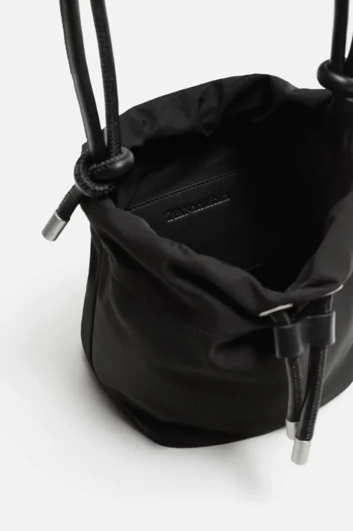 BOLSO MINI BUCKET X NANUSHKA