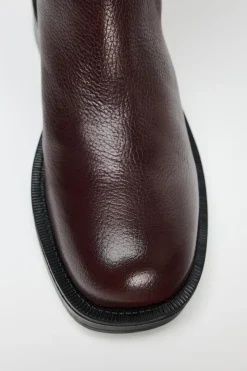 BOTA PLANA HEBILLA PIEL
