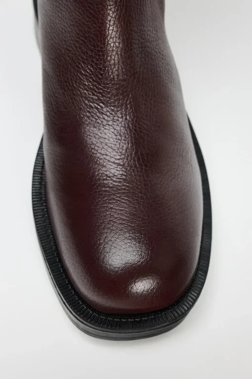 BOTA PLANA HEBILLA PIEL
