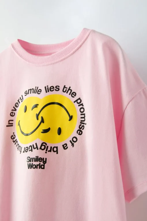 CAMISETA ESTAMPADO RELIEVE SMILEYWORLD ®