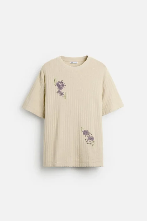 CAMISETA ESTRUCTURA BORDADOS