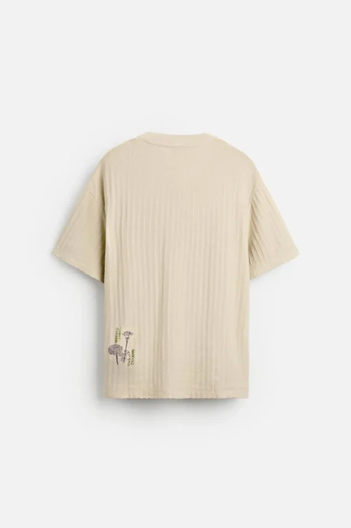 CAMISETA ESTRUCTURA BORDADOS