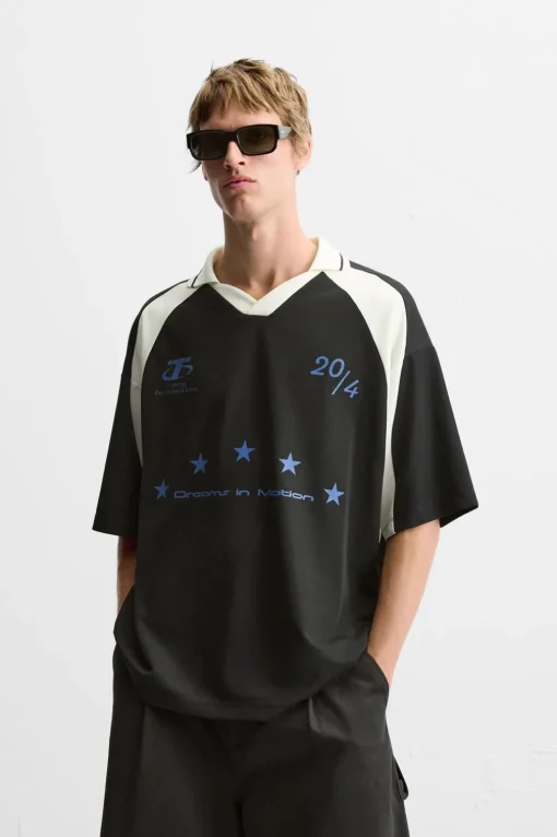 CAMISETA POLO COLOR BLOCK TEXTOS
