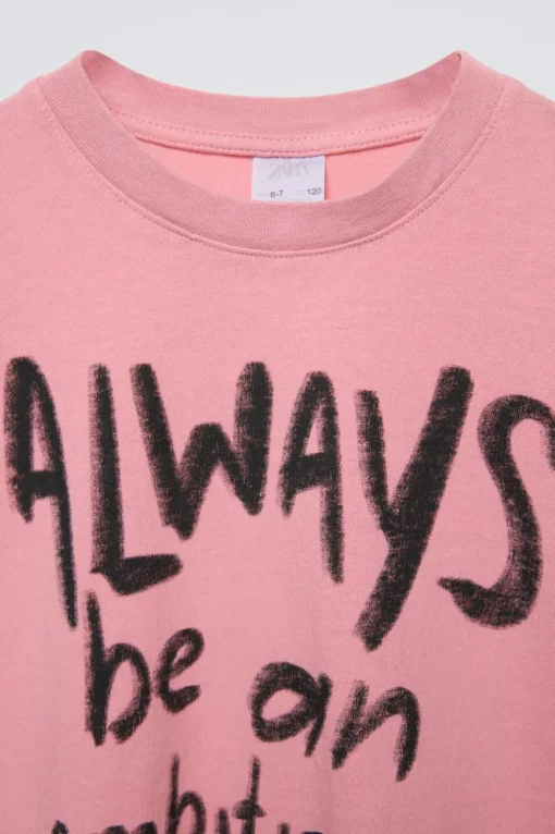 CAMISETA TEXTO GRAFFITI