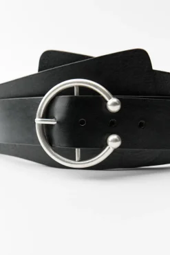 CINTURÓN PIEL HEBILLA PIERCING