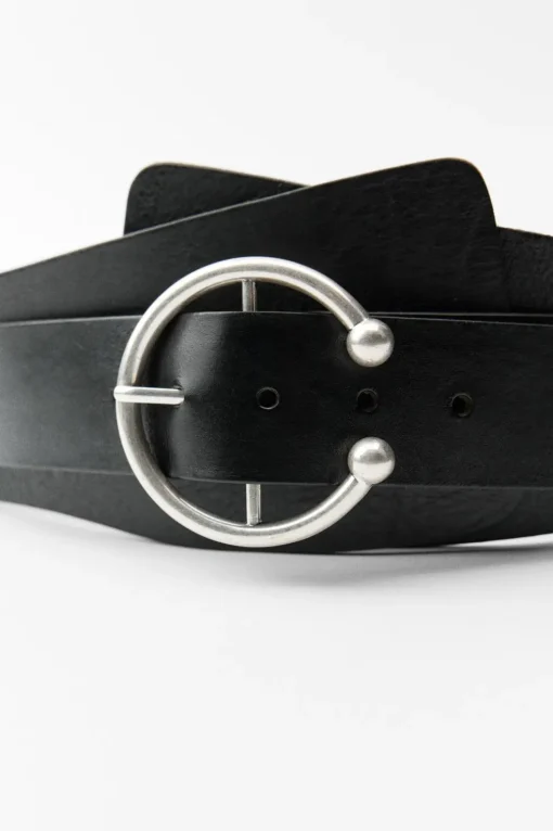 CINTURÓN PIEL HEBILLA PIERCING