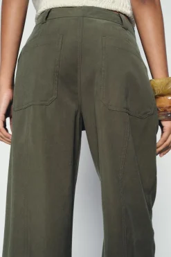 PANTALÓN CHINO PINZAS BAJO