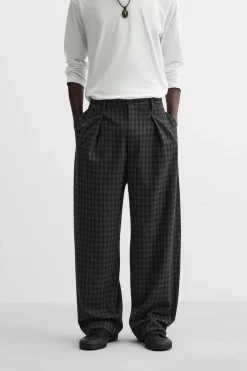 PANTALÓN CUADROS PLIEGUES