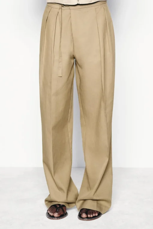 PANTALÓN PINZAS HEBILLA