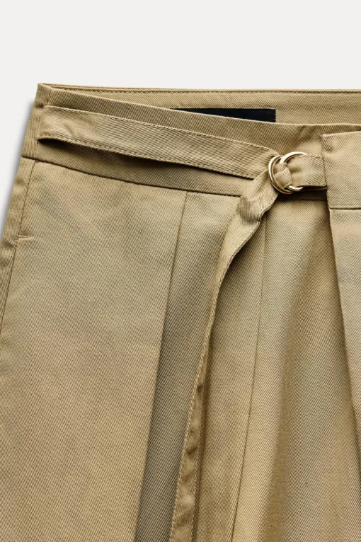 PANTALÓN PINZAS HEBILLA