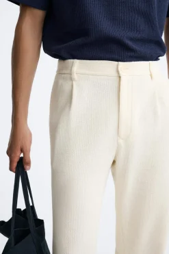 PANTALÓN PLIEGUES ESTRUCTURA
