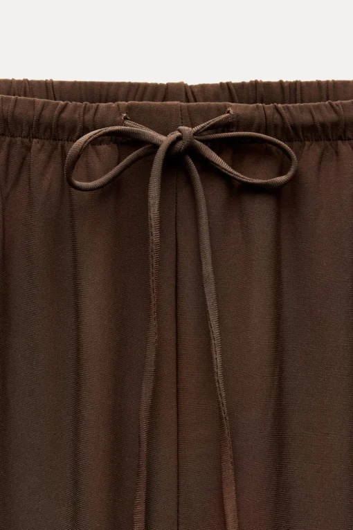 PANTALÓN RECTO FLUIDO