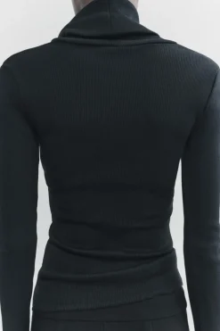 TOP CANALÉ CUELLO ALTO