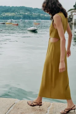 VESTIDO CUT OUT HEBILLA
