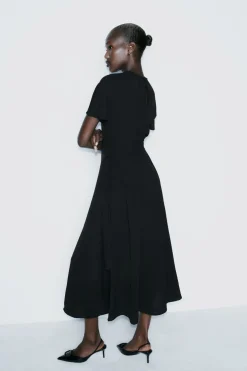 VESTIDO MIDI FLUIDO