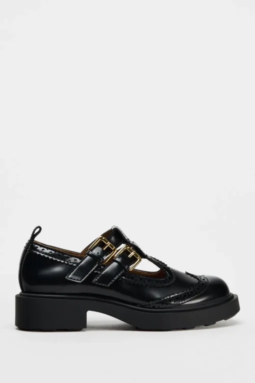 ZAPATO DETALLES PICADOS