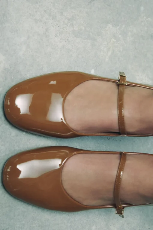 ZAPATO TACÓN ANCHO PULSERA
