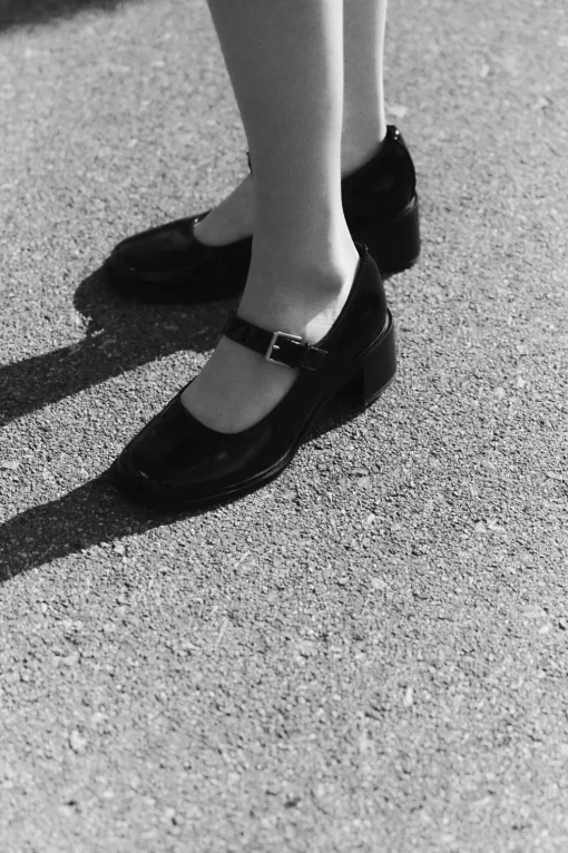 ZAPATO TACÓN EFECTO ACHAROLADO