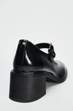 ZAPATO TACÓN EFECTO ACHAROLADO